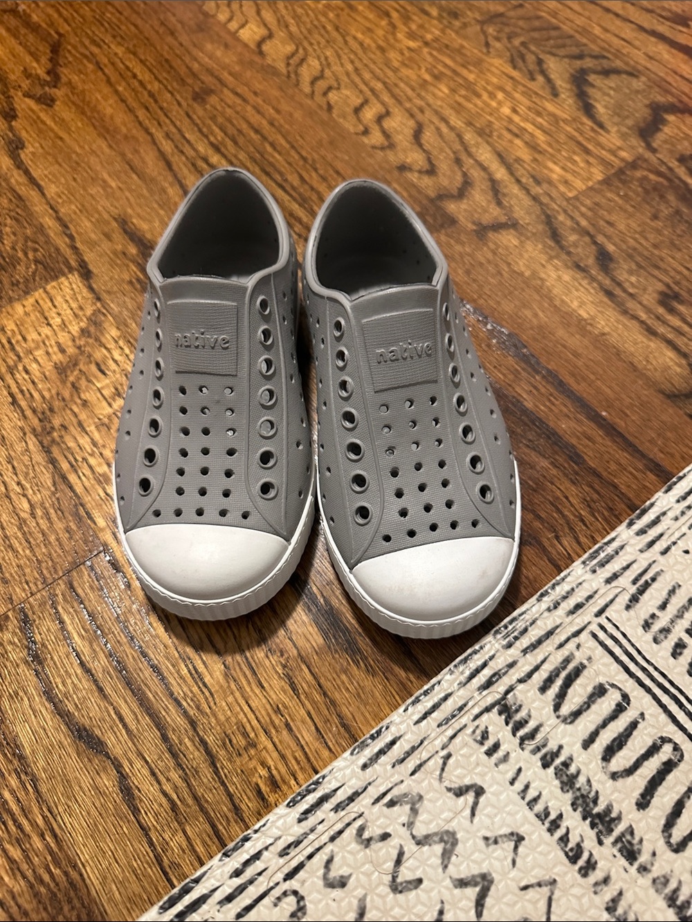 Native Kids Water Shoes Jefferson Slip-On in Grey and White